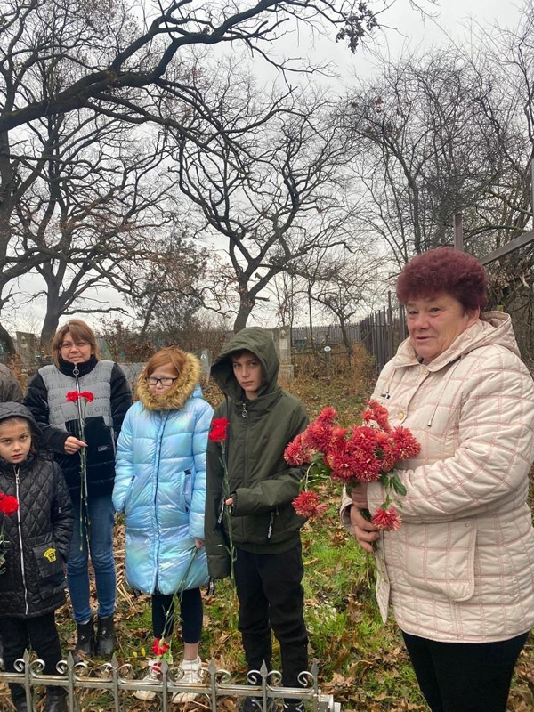 почтили память "Неизвестному солдату"